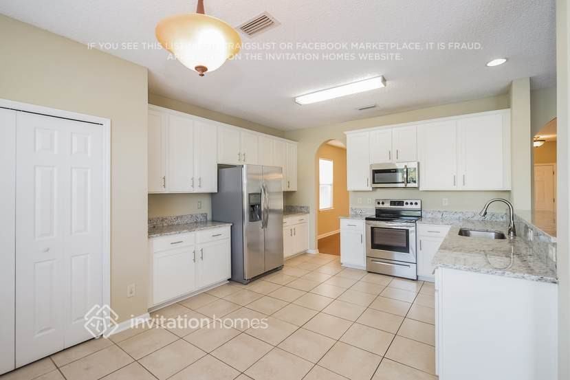 1656 Hawkins Cove Dr E - Photo 6 of 23