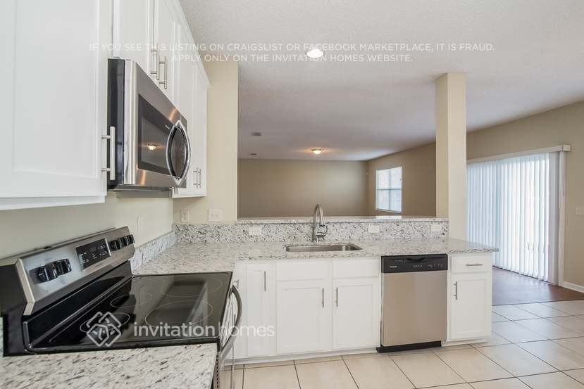 1656 Hawkins Cove Dr E - Photo 7 of 23