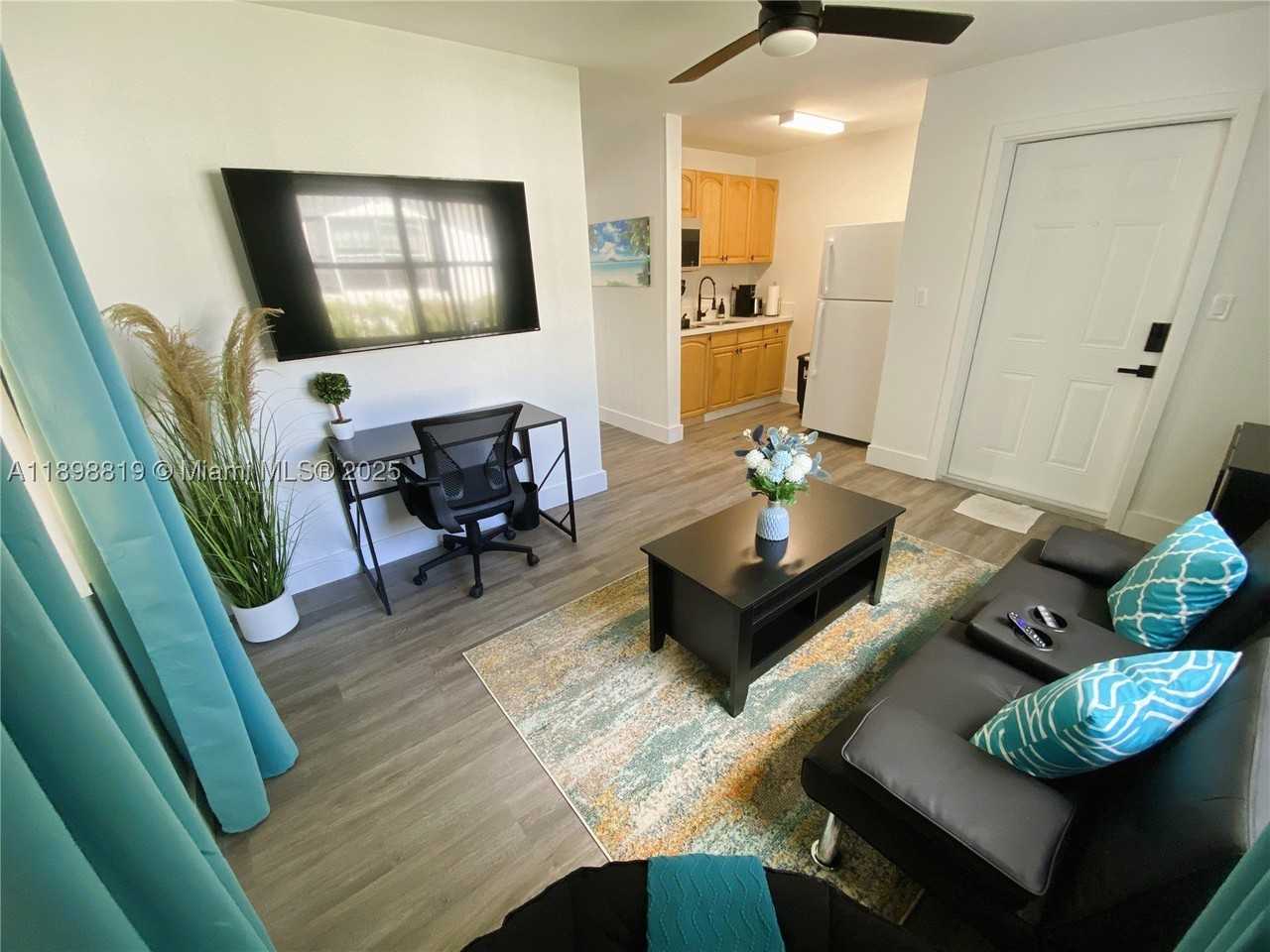 3208 Canal Dr #4 - Photo 4 of 21