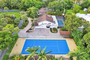 2120 Sw 28th Way - Photo 1 of 1