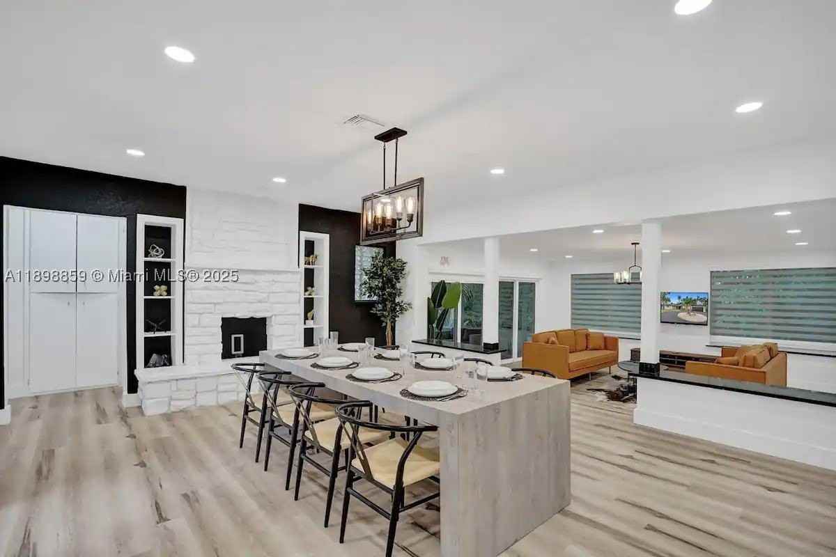 2100 Sw 28th Way - Photo 6 of 40