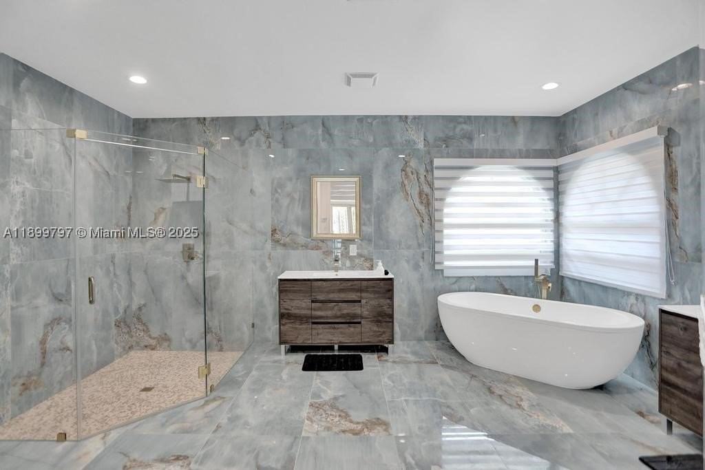 3152 Sw 147th Ave - Photo 6 of 50