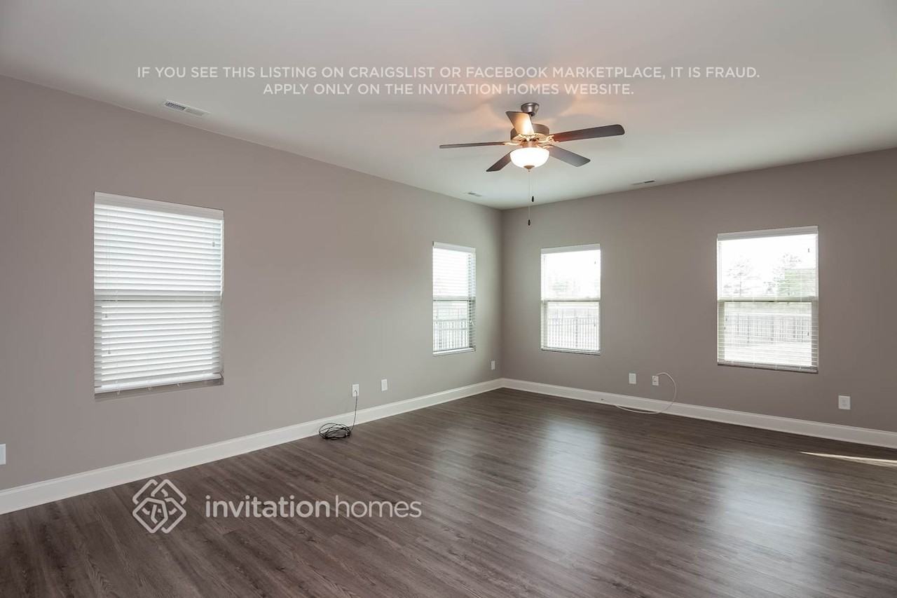 5360 Roberta Crossing Dr - Photo 2 of 20