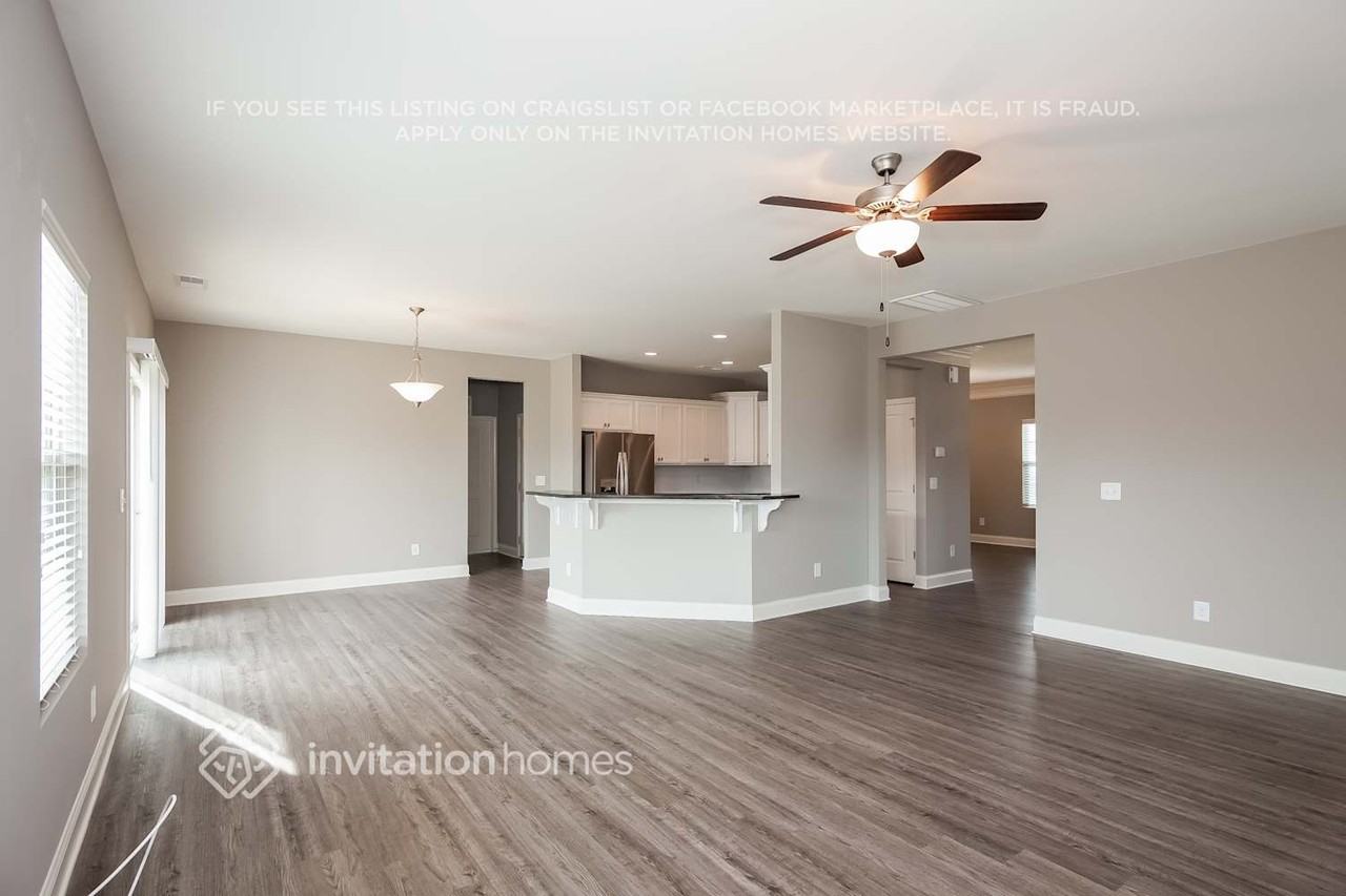 5360 Roberta Crossing Dr - Photo 3 of 20
