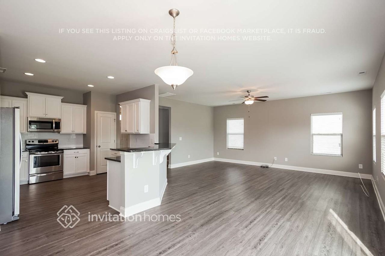 5360 Roberta Crossing Dr - Photo 4 of 20