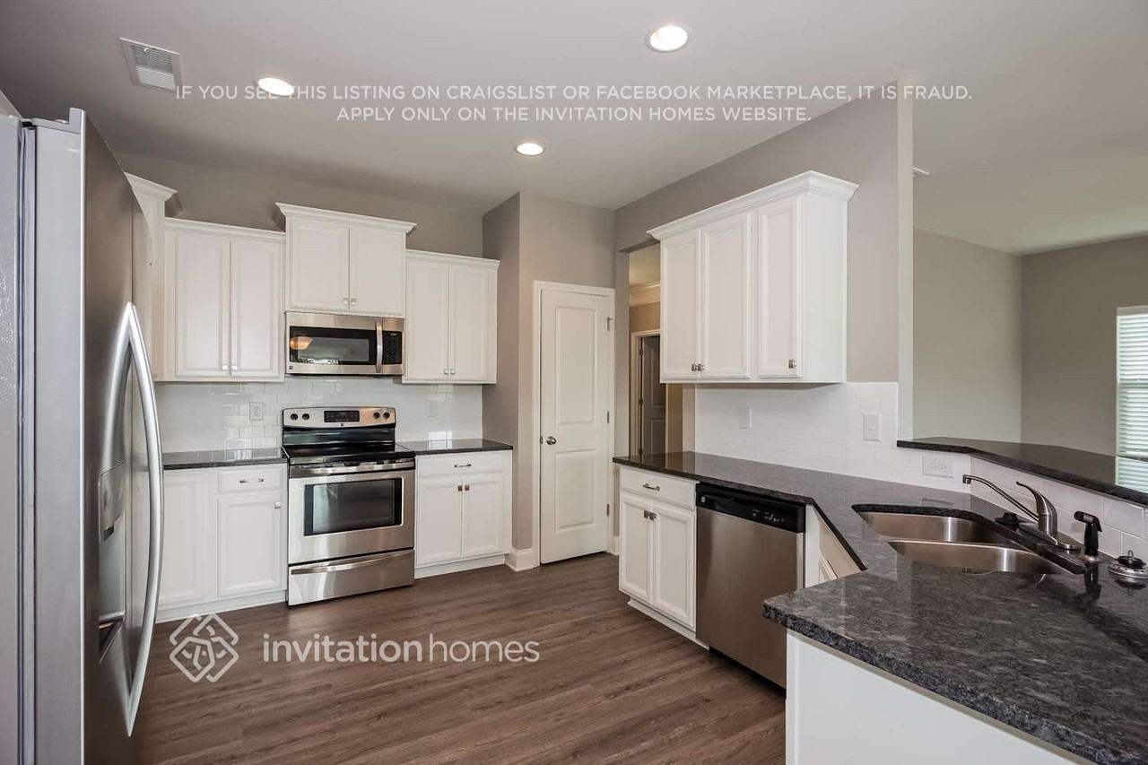 5360 Roberta Crossing Dr - Photo 5 of 20