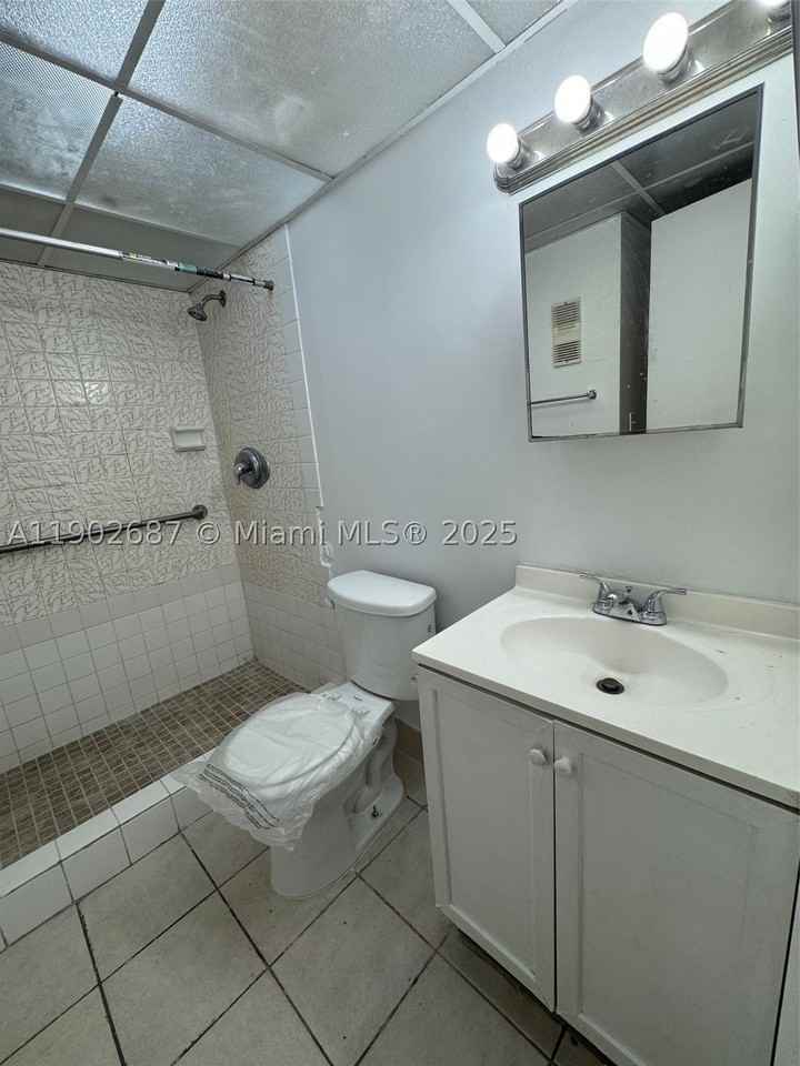 1503 Nw 207th St #141 - Photo 4 of 9