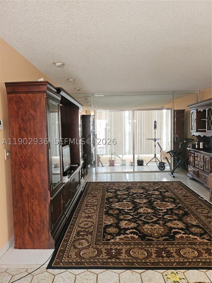 5121 W Oakland Park Blvd #211 - Photo 4 of 19