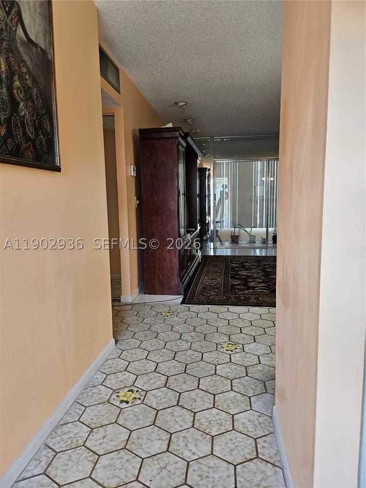 5121 W Oakland Park Blvd #211 - Photo 7 of 19