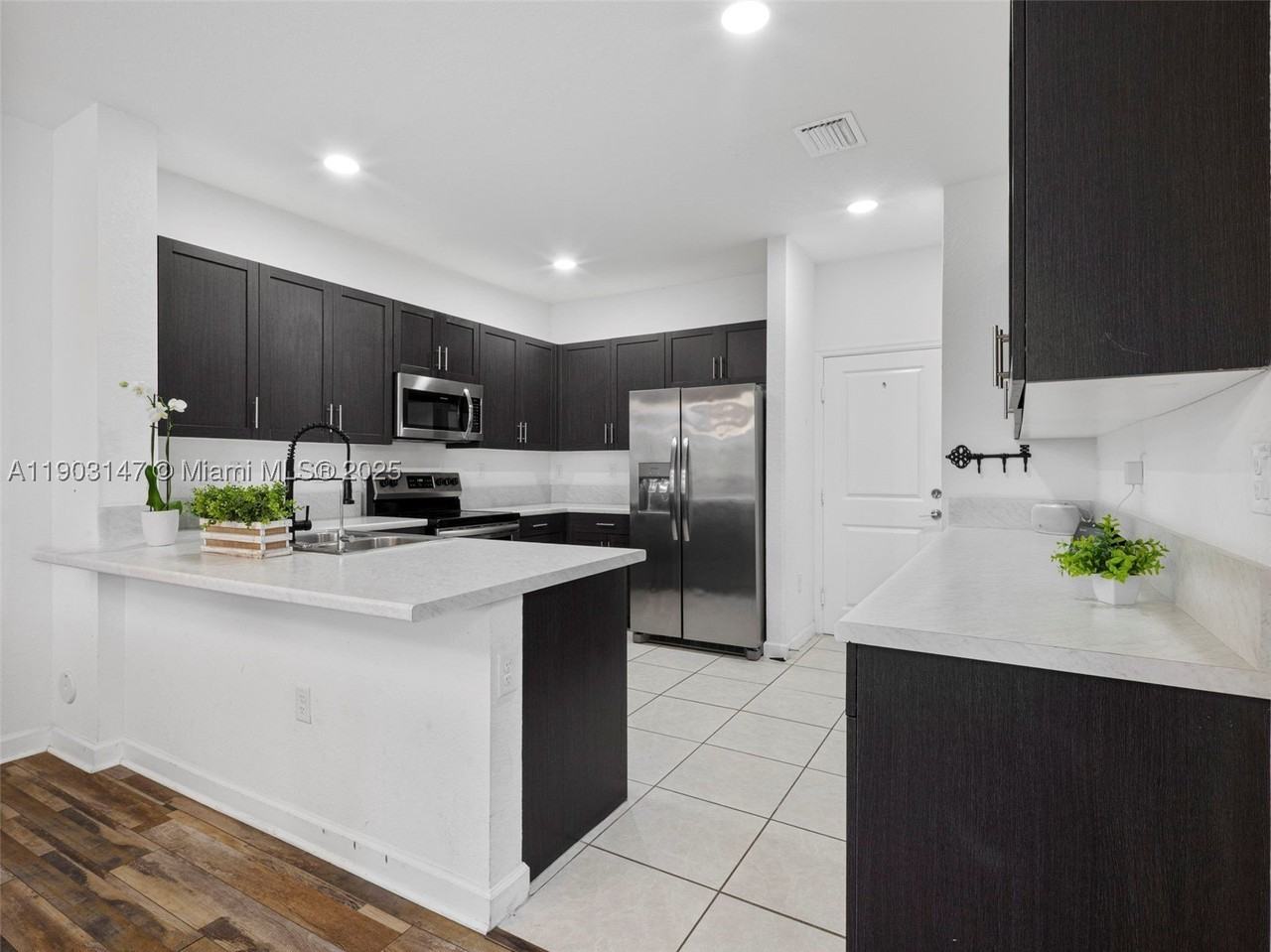 1411 Se 26th Rd #1411 - Photo 5 of 50