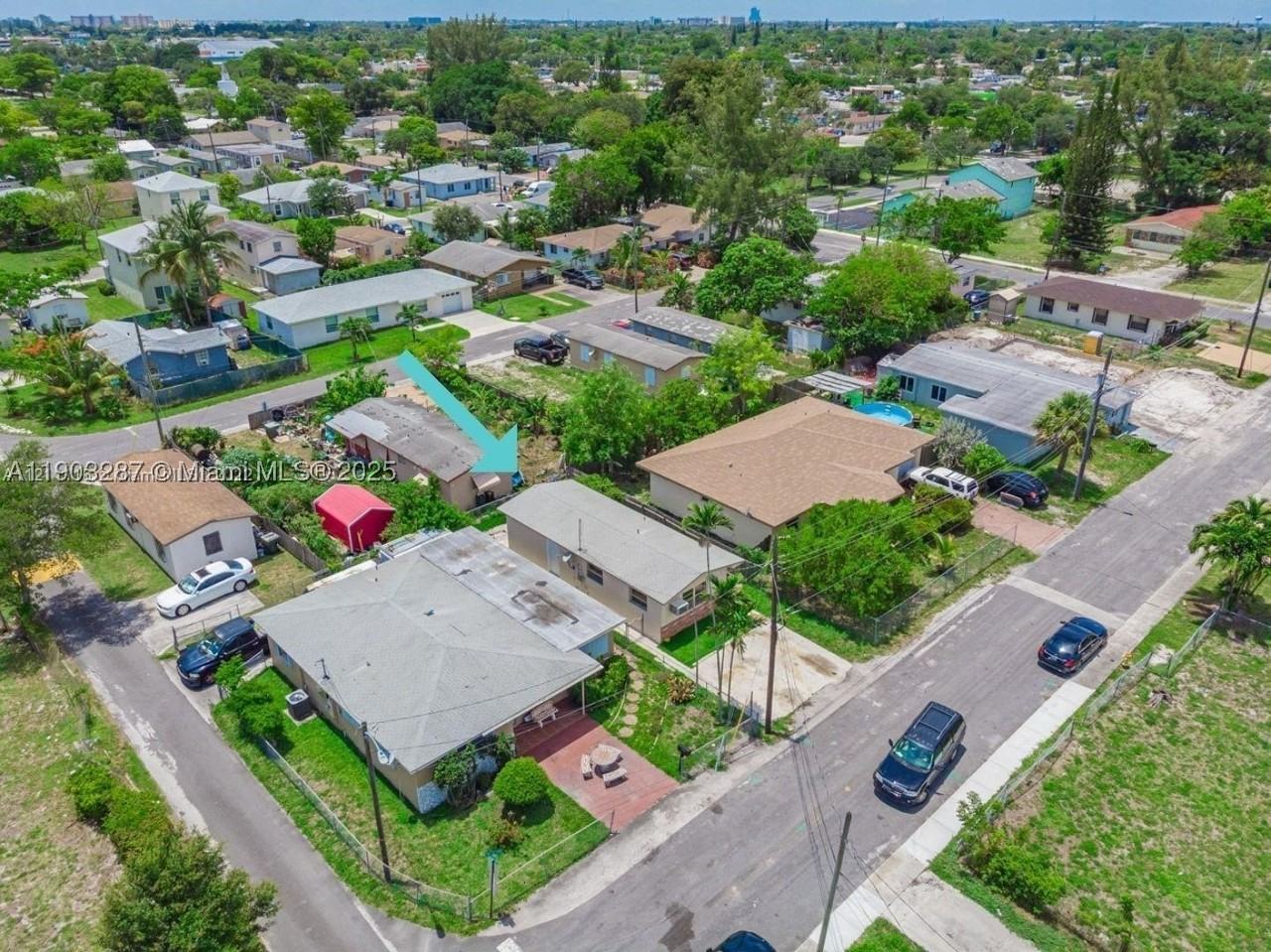 805 Nw 3rd Ter #1 - Photo 4 of 47