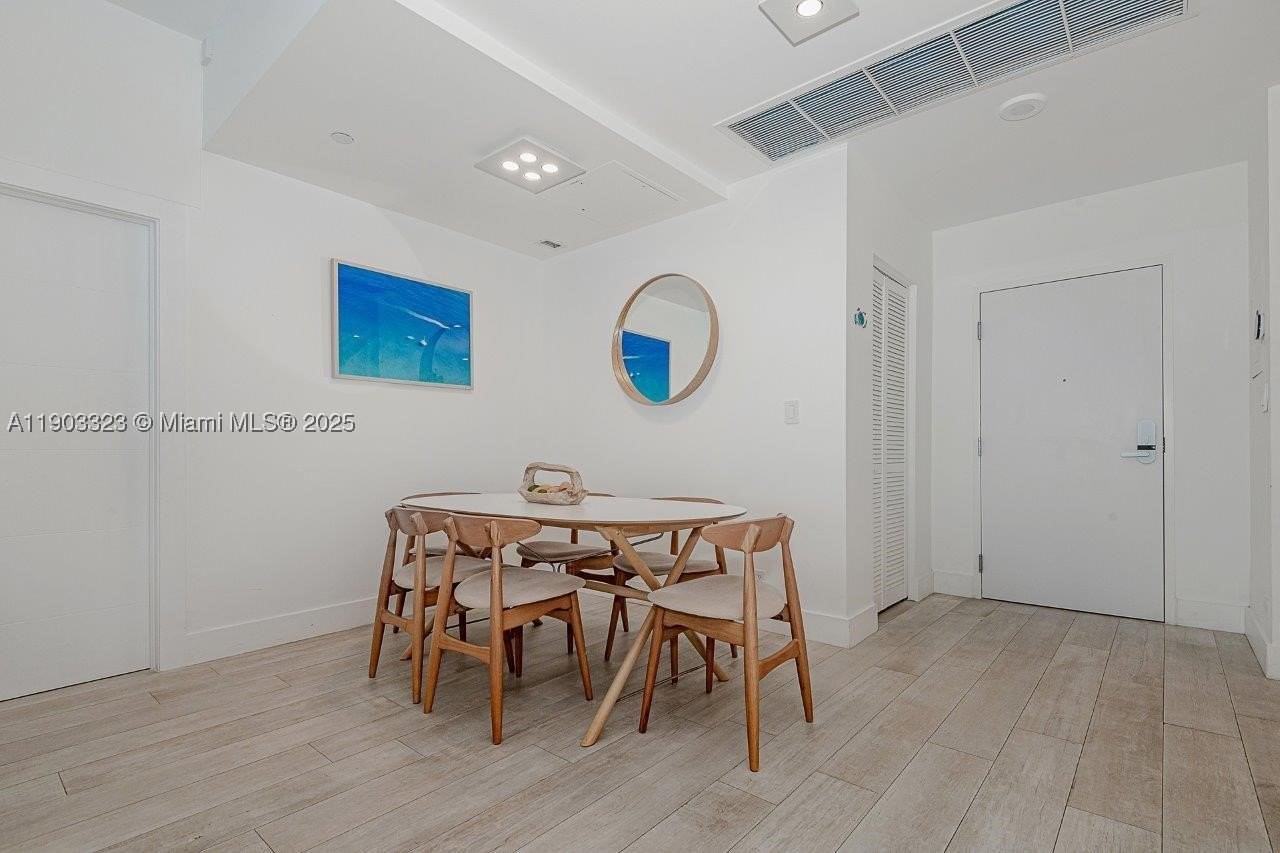 2301 Collins Ave #PH21 - Photo 5 of 28