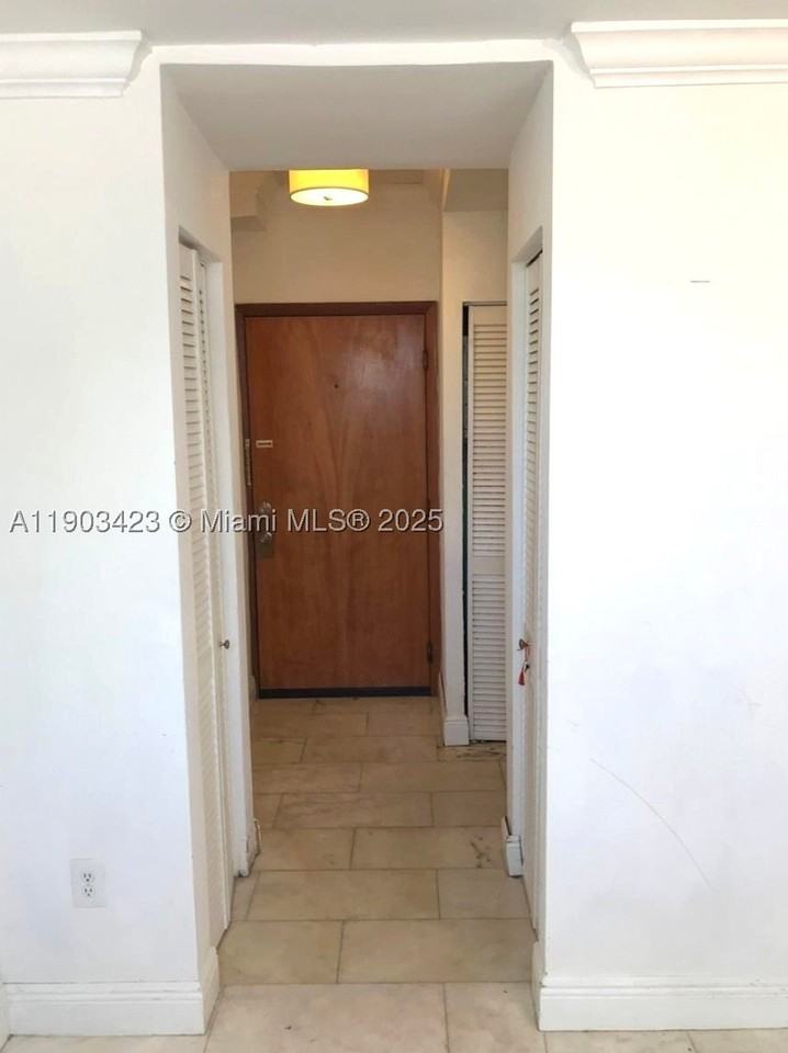 1502 Jefferson Ave #104 - Photo 5 of 8
