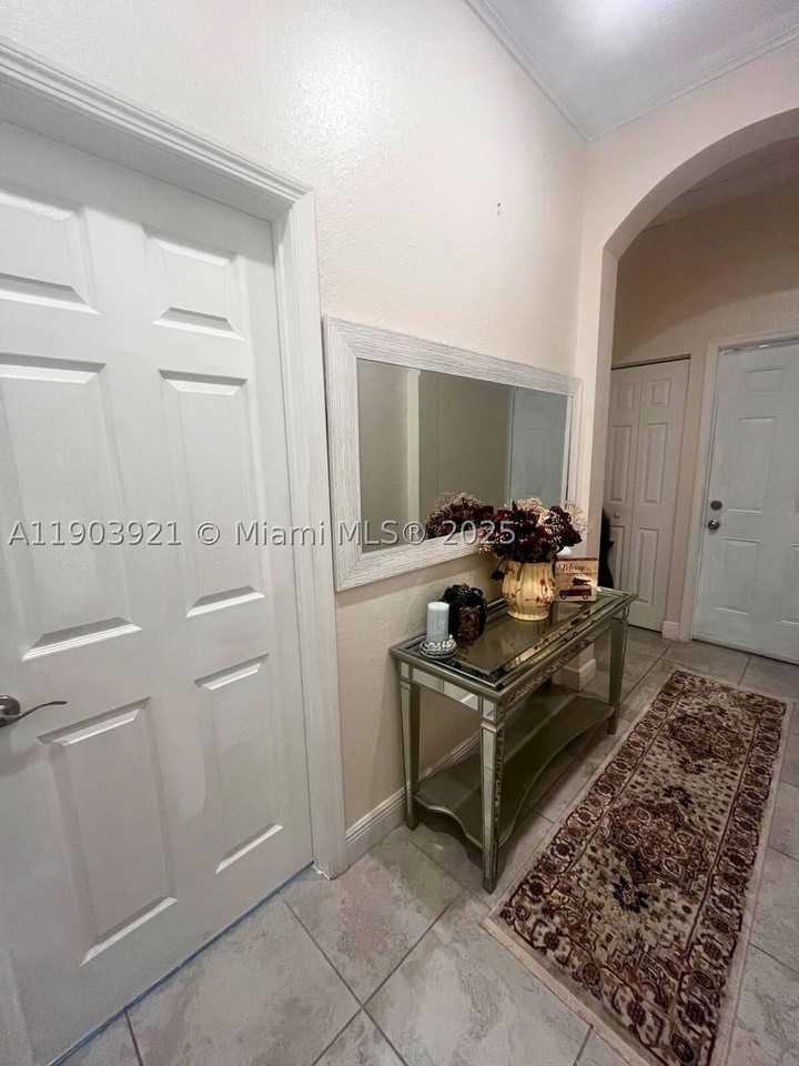 116 Ne 25th Ter #0 - Photo 2 of 9