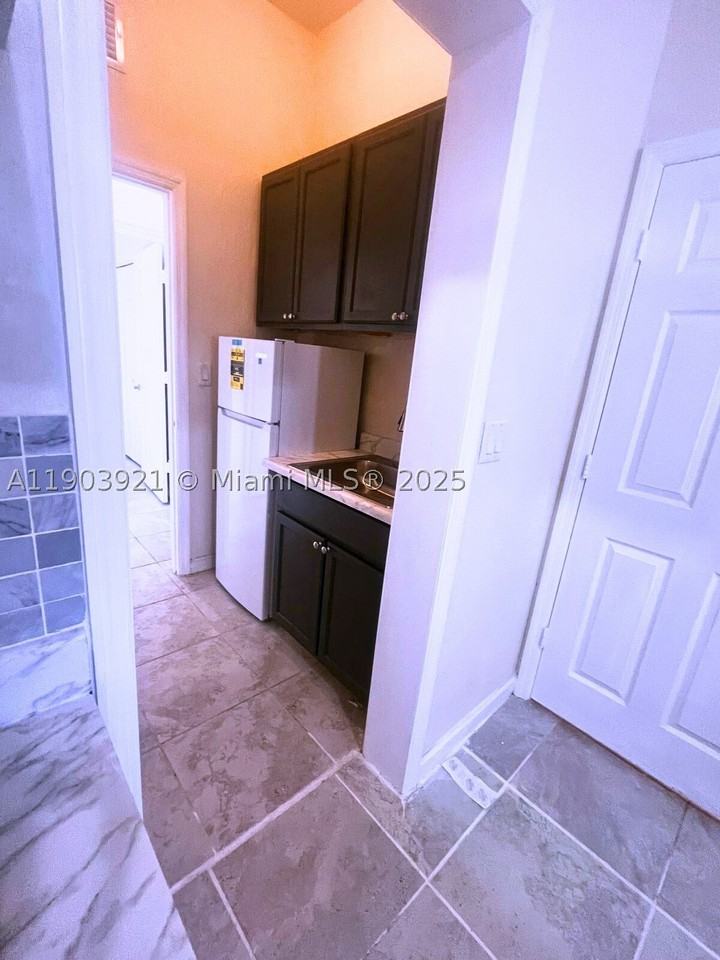 116 Ne 25th Ter #0 - Photo 6 of 9