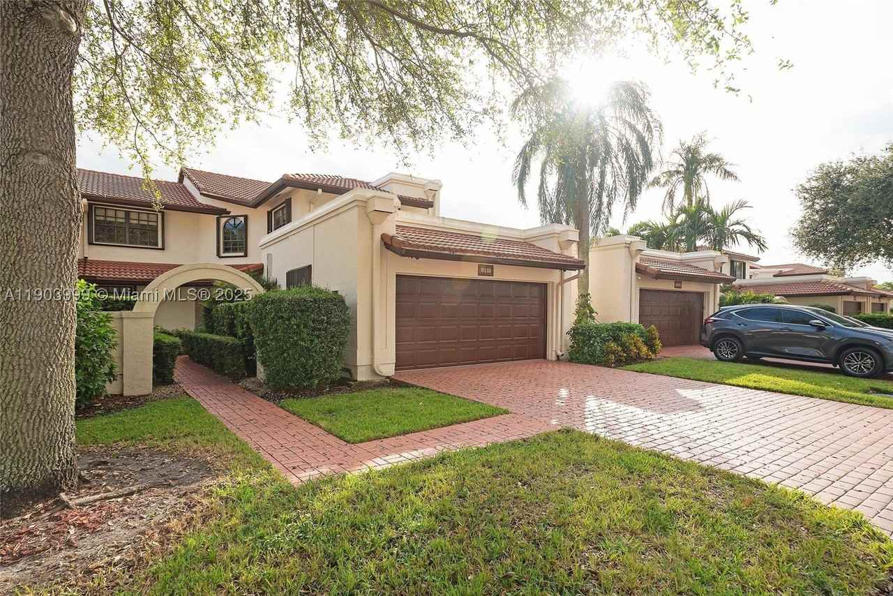 9318 Nw 50th Doral Cir S #00 - Photo 2 of 50