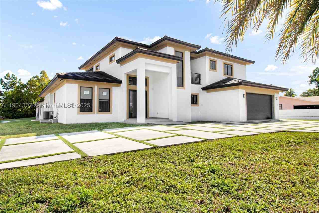 12890 Nw 2nd St - Photo 2 of 23