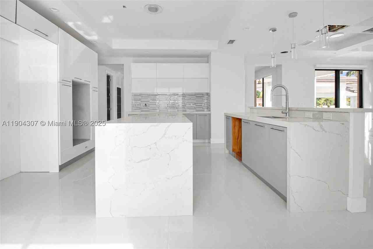 12890 Nw 2nd St - Photo 6 of 23