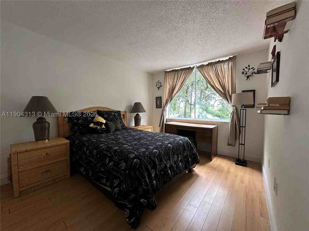 1720 Nw North River Dr #305 - Photo 4 of 15