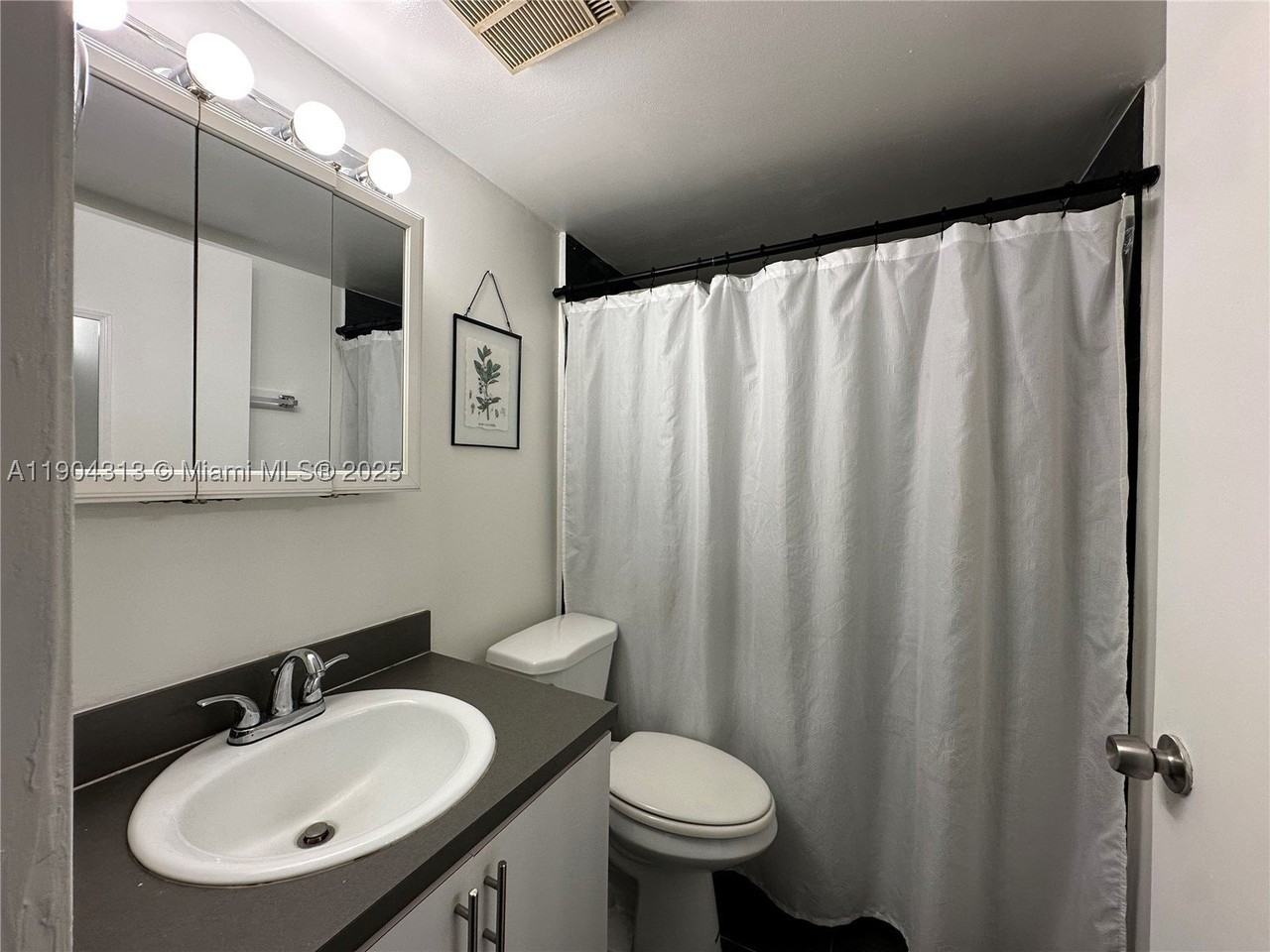 1720 Nw North River Dr #305 - Photo 6 of 15