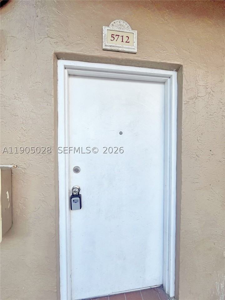 5712 W 25th Ct #5712 - Photo 4 of 26