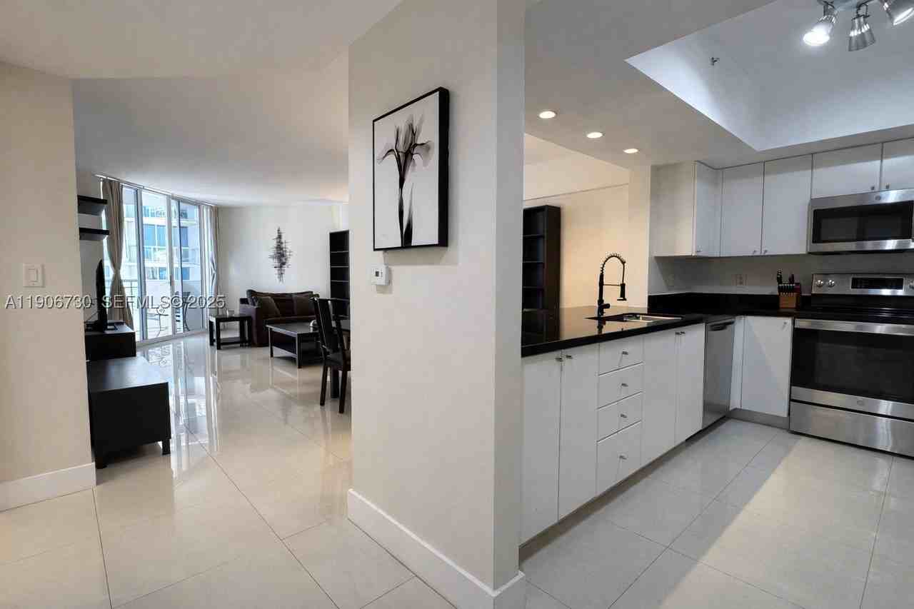 17375 Collins Ave #1505