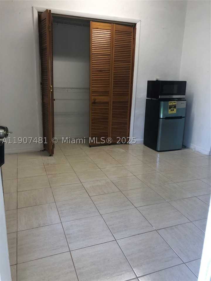 1374 Ne 176th St #3 - Photo 3 of 7