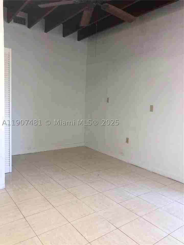 1374 Ne 176th St #3 - Photo 4 of 7
