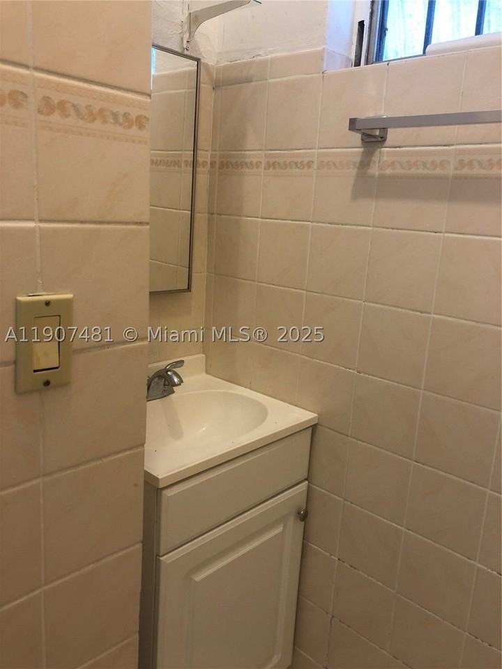 1374 Ne 176th St #3 - Photo 6 of 7