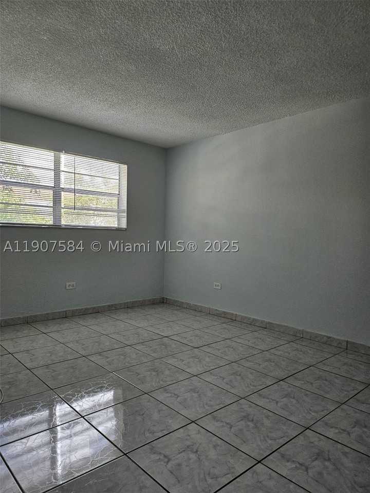 8101 Sw 73rd Ave #30 - Photo 4 of 14