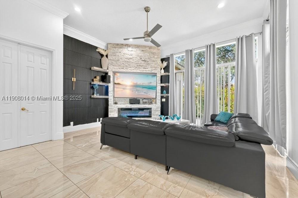 6313 Paradise Cv - Photo 5 of 37