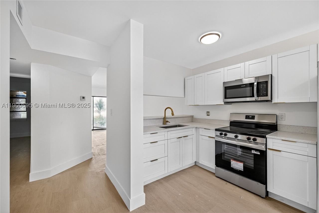 4198 Lakeside Dr #4198 - Photo 5 of 15