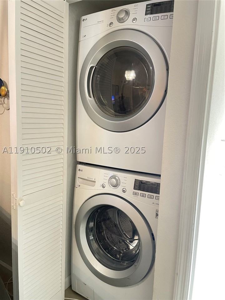 27563 Sw 139th Psge #B - Photo 7 of 17