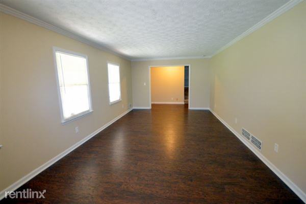 6704 Amesbury Ln - Photo 2 of 8