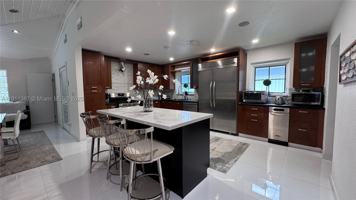 featured image of 1332 Van Buren St