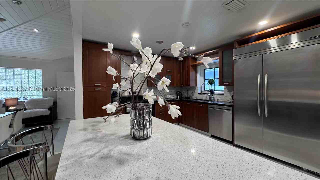 1332 Van Buren St - Photo 5 of 48