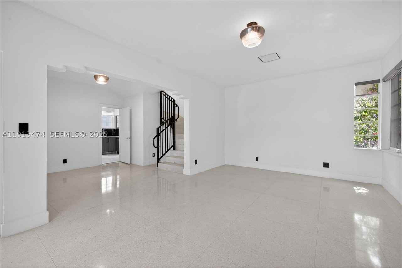 1601 Jefferson Ave #TH - Photo 4 of 44
