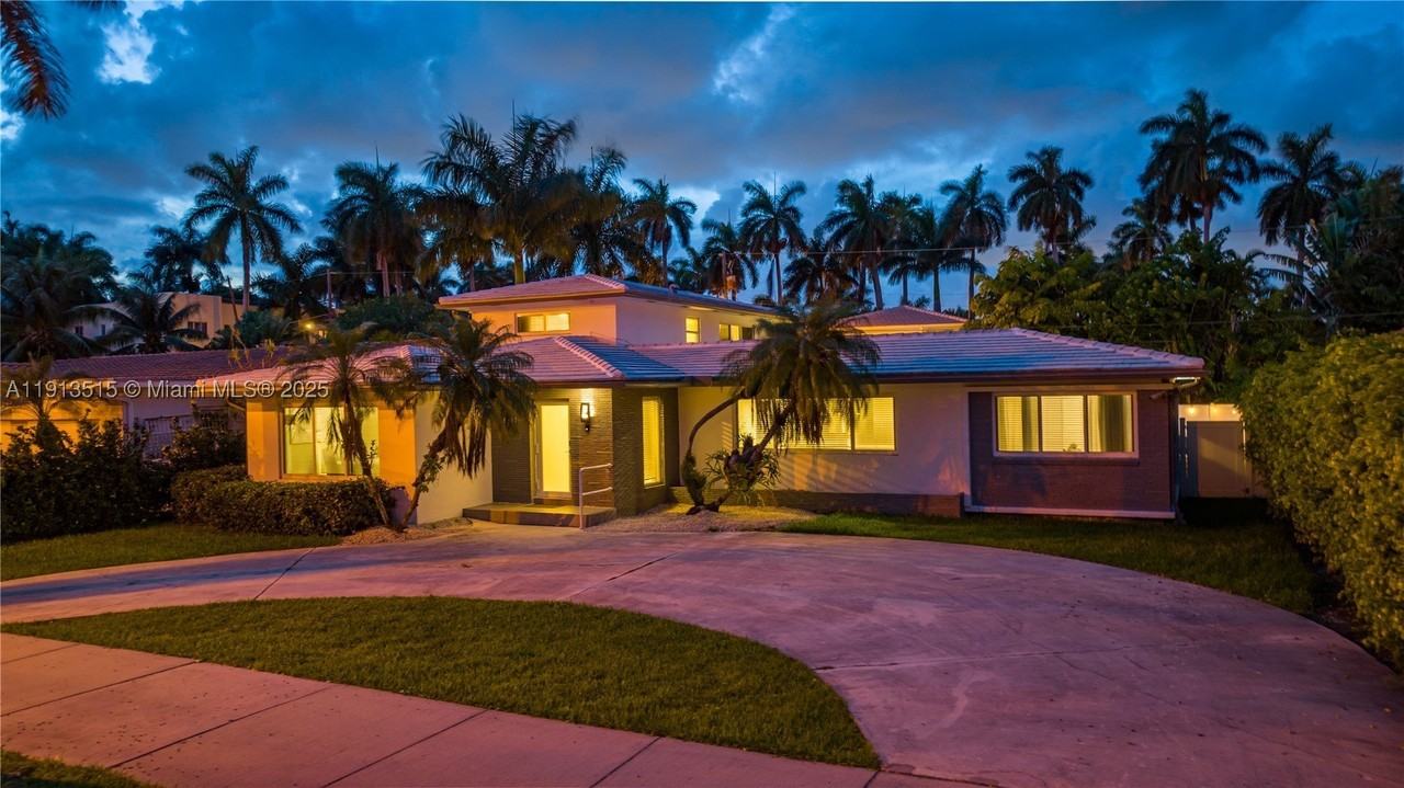 1241 Hollywood Blvd - Photo 4 of 50