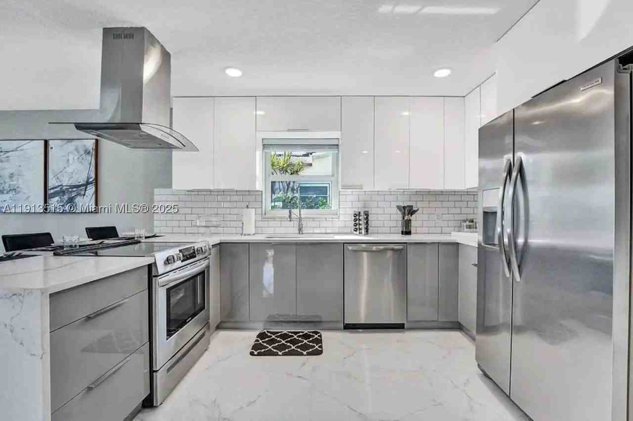 1241 Hollywood Blvd - Photo 7 of 50
