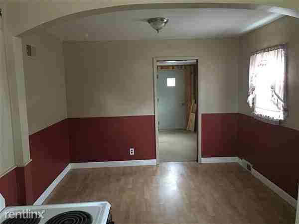 425 James St - Photo 3 of 9