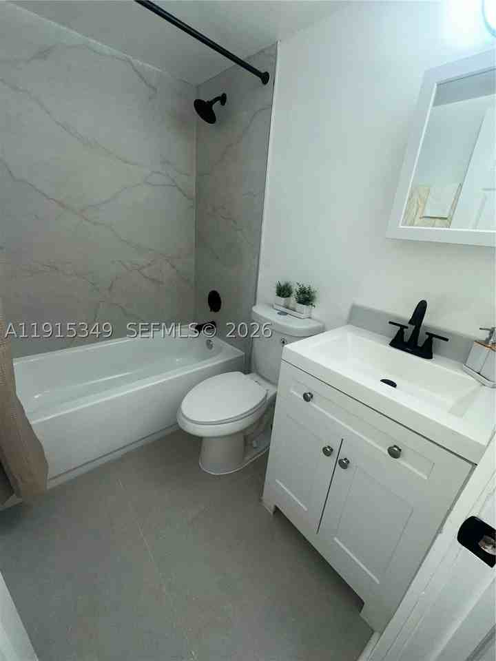 500 Nw 24th Ave #27 - Photo 3 of 10