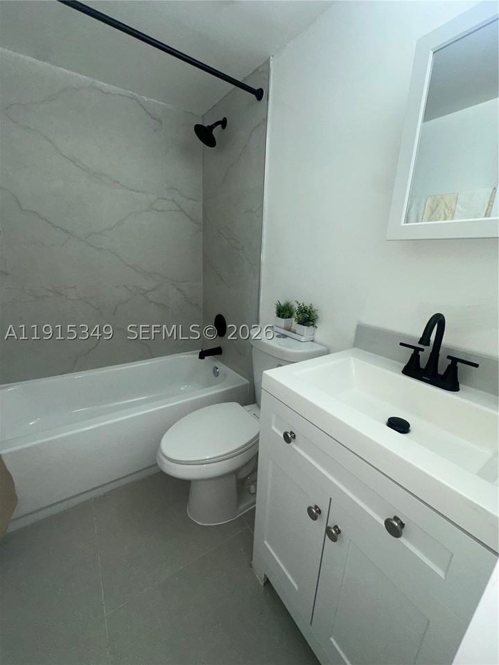 500 Nw 24th Ave #27 - Photo 4 of 10