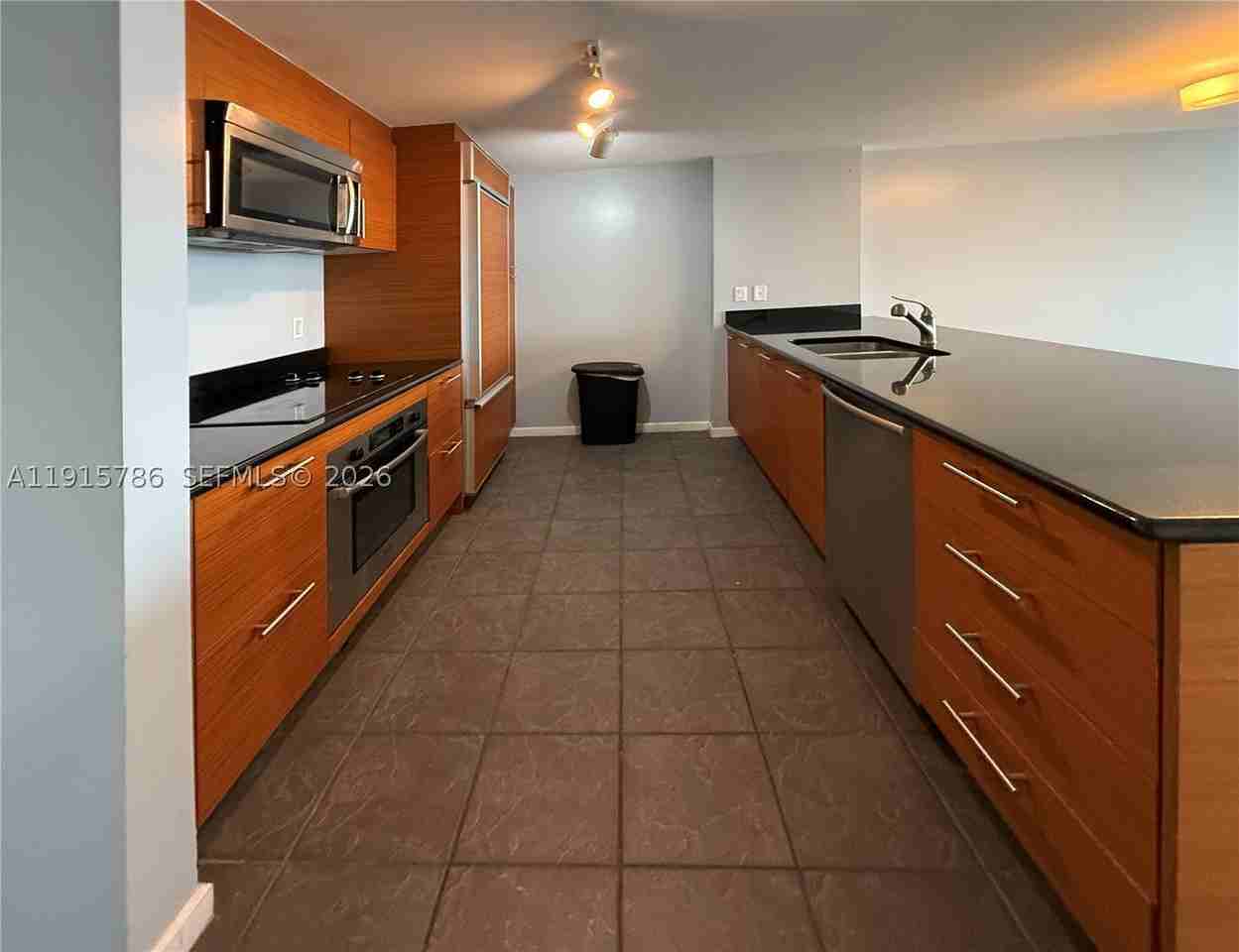 50 Biscayne Blvd #3911 - Photo 7 of 18
