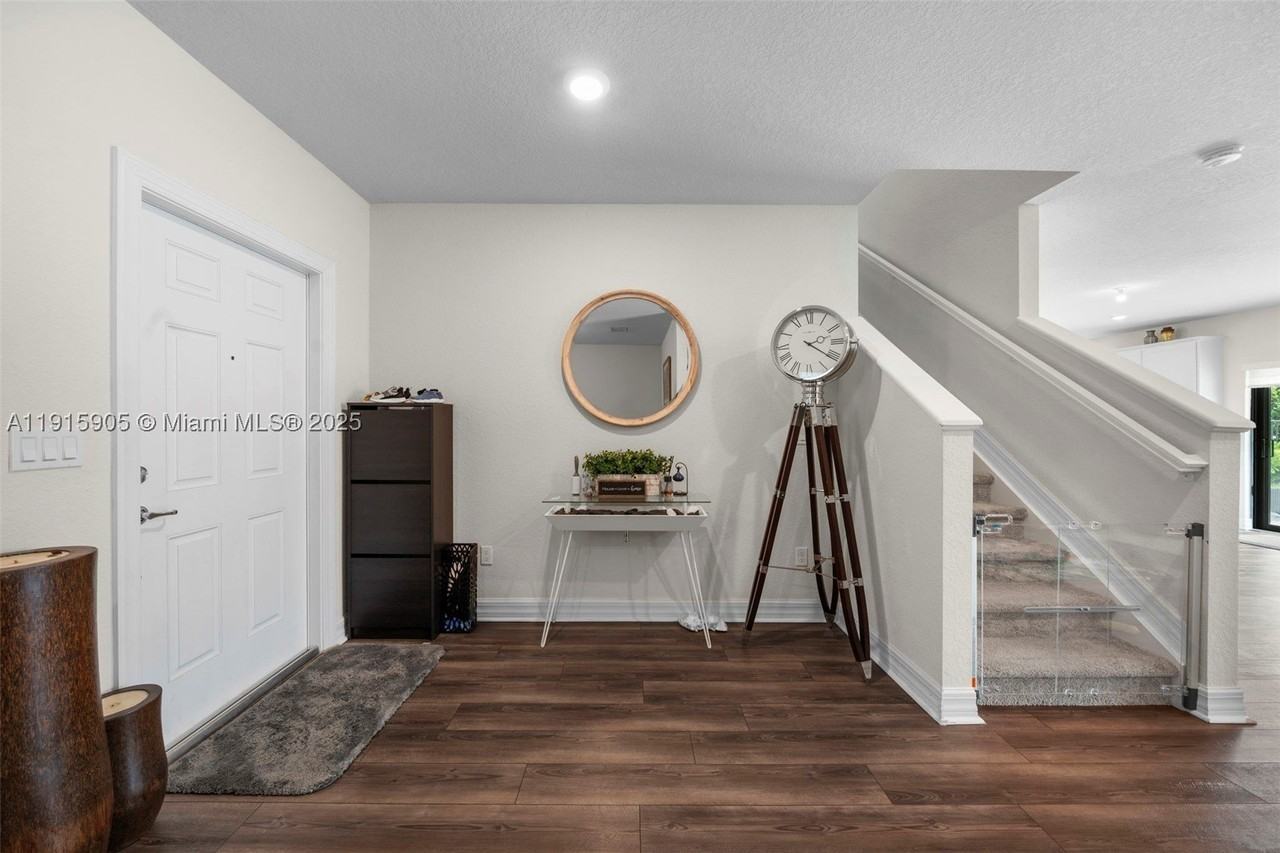 3142 Poinciana St - Photo 2 of 26