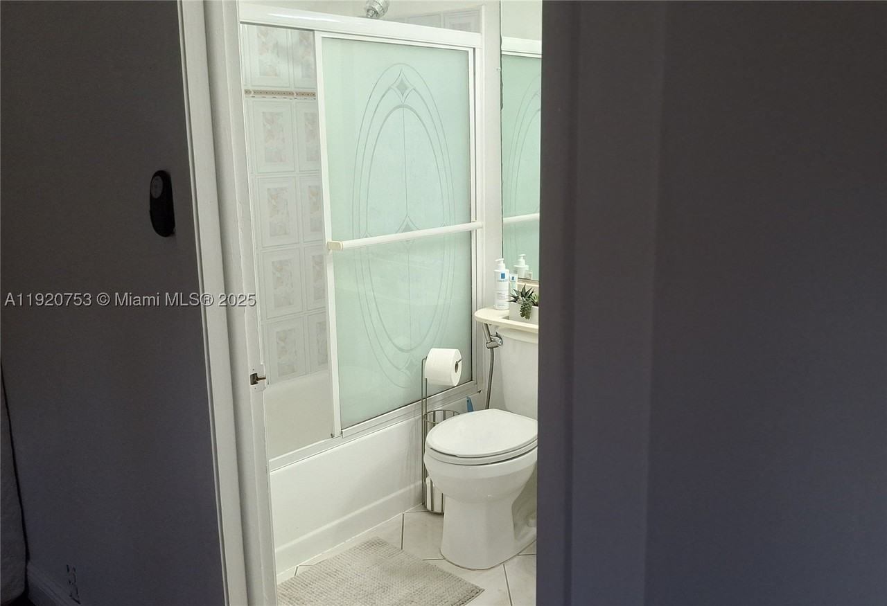 13915 Sw 91st Ter #13915 - Photo 7 of 22