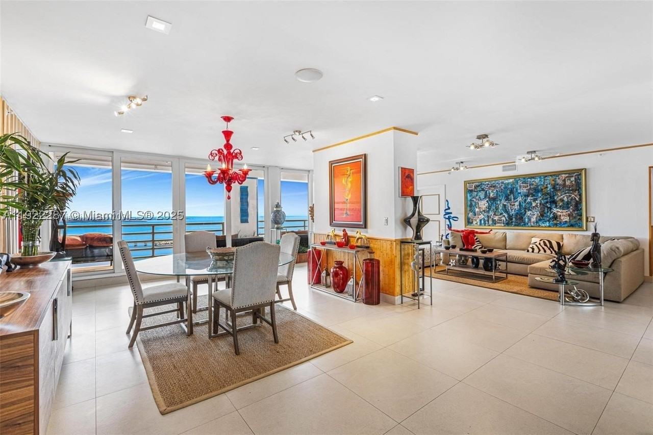 1541 Brickell Ave - Photo 7 of 24