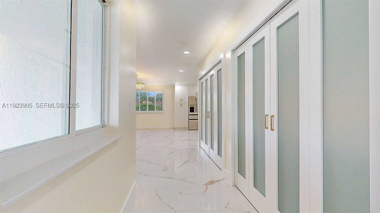 3801 Sw 132nd Ave - Photo 5 of 50