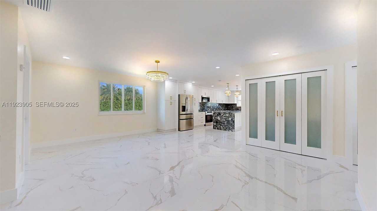 3801 Sw 132nd Ave - Photo 6 of 50