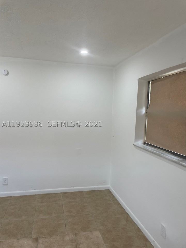 2481 Nw 13th Ct #1-2 - Photo 6 of 9