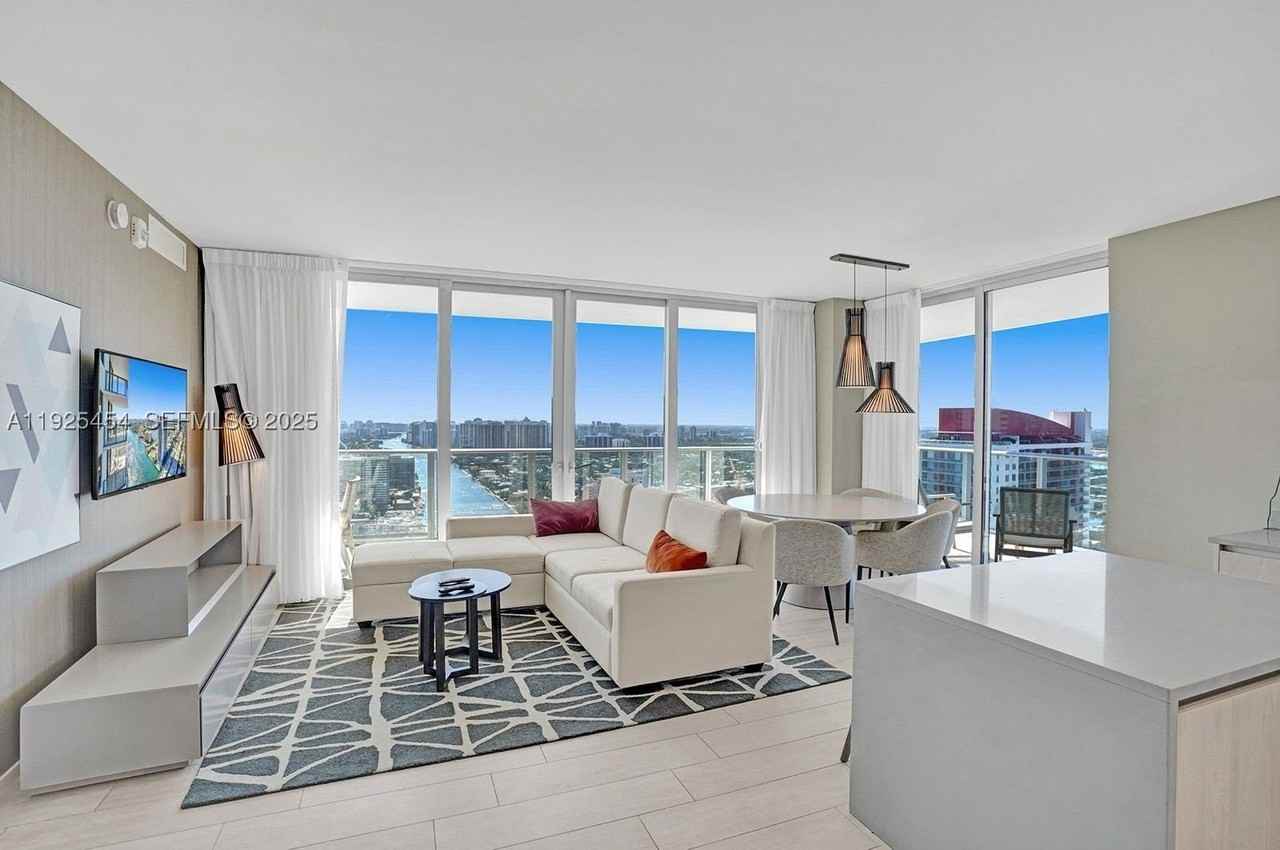4010 S Ocean Dr - Photo 3 of 30